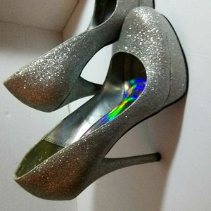 Shi high heels size 9